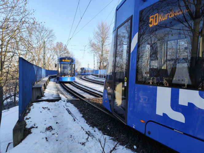 Kraksa tramwajów w Krakowie! Są ranni, utrudnienia komunikacyjne. Sprawdź zmienione trasy