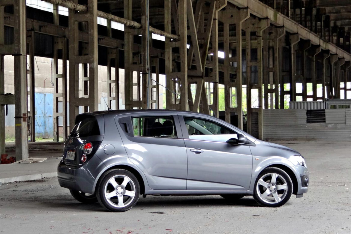 Chevrolet Aveo 5d 2013