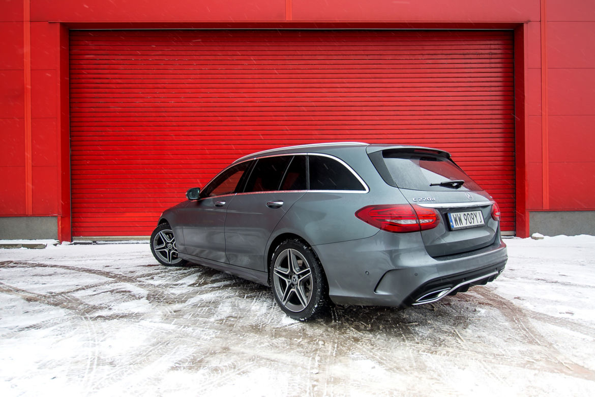 Mercedes-Benz C220d Kombi 4Matic 9G-Tronic AMG Line