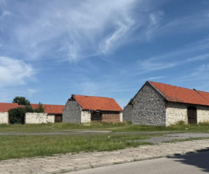 Zespół zabytkowych stodół w Żarkach