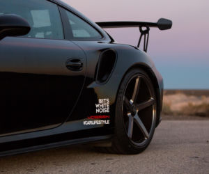 Porsche na felgach Vossen