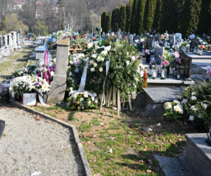 Morze kwiatów. Tak wygląda grób pilotki Jagody Gancarek tydzień po pogrzebie