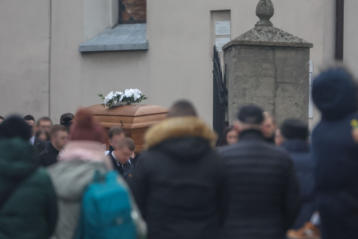 Pogrzeb diakona z Sosnowca. Ostatnie pożegnanie Mateusza w Wolbromiu