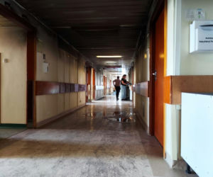 Pielęgniarki na kolanach wywoziły pacjentów przykutych do łóżek! Horror w krakowskim szpitalu