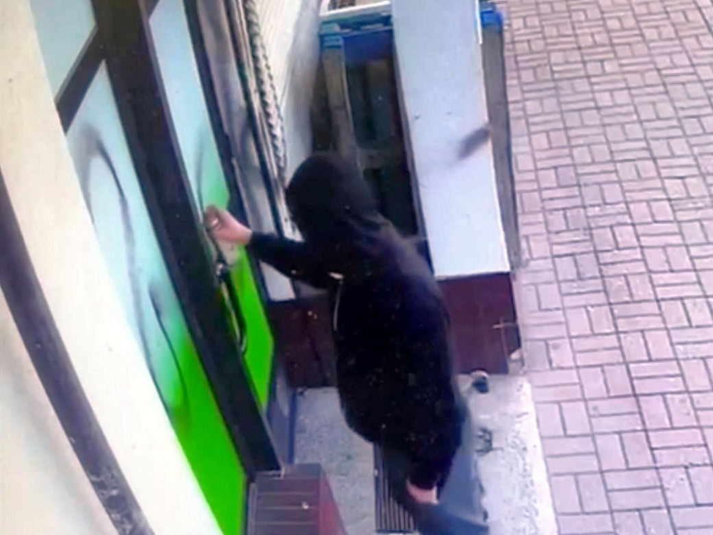 Ktoś zniszczył budynek w Toruniu. Policja szuka sprawców