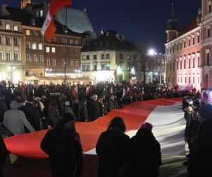 Marsz Pamięci PiS przeszedł ulicami Warszawy. To już 16 lat po katastrofie smoleńskiej