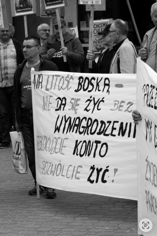 Protest pracowników i przedstawicieli FIBRIS S A w restrukturyzacji przeciwko działaniom ZUS wobec spółki