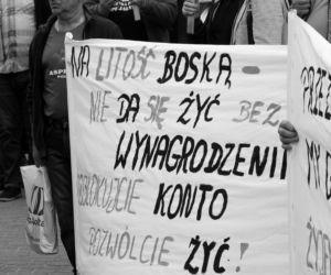 Protest pracowników i przedstawicieli FIBRIS S A w restrukturyzacji przeciwko działaniom ZUS wobec spółki