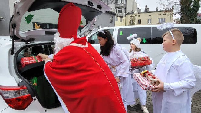 Akcja Mikołajkowa siedleckiego Hospicjum Domowego dla Dzieci 