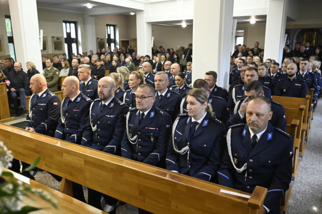 Młody policjant zginął w potwornym wypadku. Pogrzeb Kacpra Mierzejewskiego