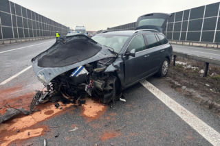 Wypadek na autostradzie A4! Kobieta straciła panowanie nad autem, dziecko trafiło do szpitala