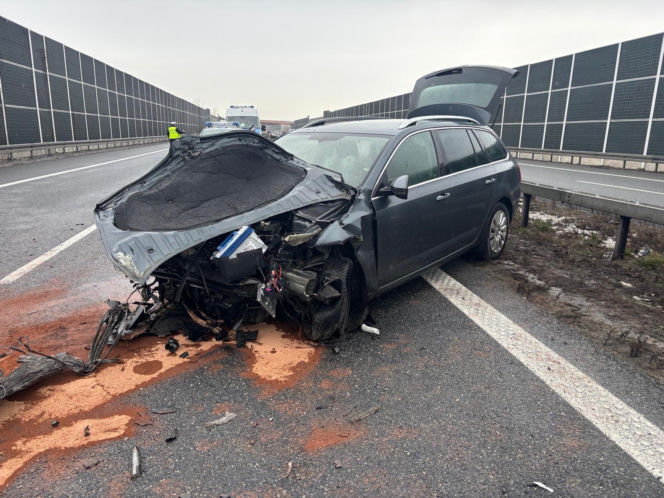 Wypadek na autostradzie A4! Kobieta straciła panowanie nad autem, dziecko trafiło do szpitala