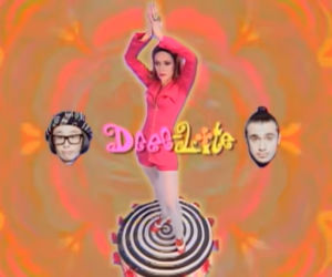 Deee-Lite - Groove Is In The Heart