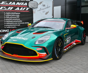 Aston Martin GT3 i GT4 - bolidy warte niemal 7 mln  do sezonu przygotowywane w Ługwałdzie pod Olsztynem