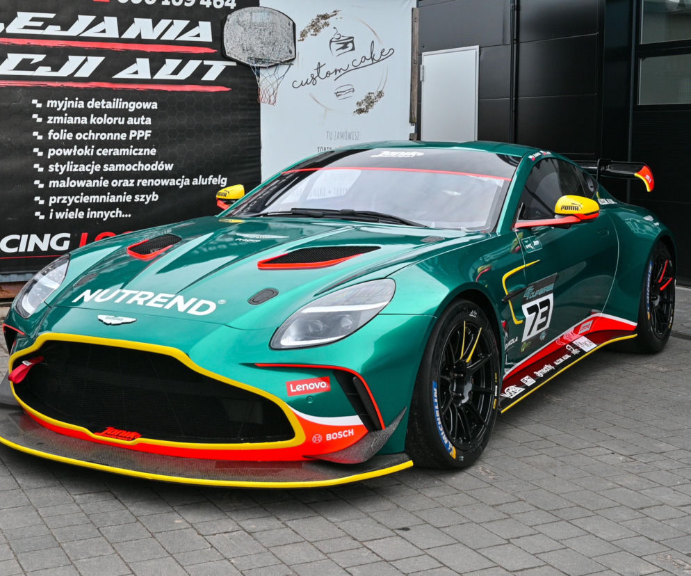 Aston Martin GT3 i GT4 - bolidy warte niemal 7 mln  do sezonu przygotowywane w Ługwałdzie pod Olsztynem