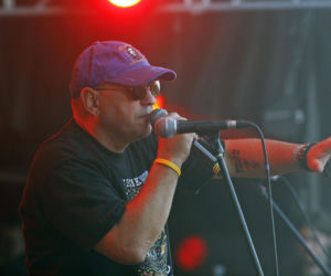 Jerzy Owsiak na przestrzeni lat. Tak zmieniał się jego charakterystyczny wizerunek