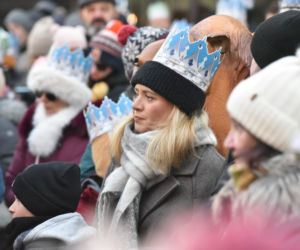 Orszak Trzech Króli 2026 w Toruniu. Zdjęcia z samego serca starówki