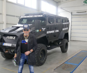 Krzysztof Rutkowski odebrał nowe auto. To POTWÓR