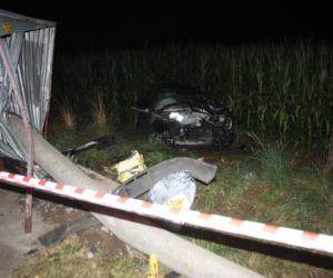 Poważny wypadek w gminie Grudziądz. 19-latek całkowicie zniszczył auto