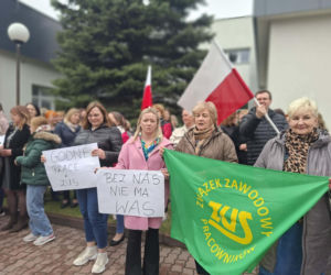 Protest pracowników ZUS-u w Starachowicach