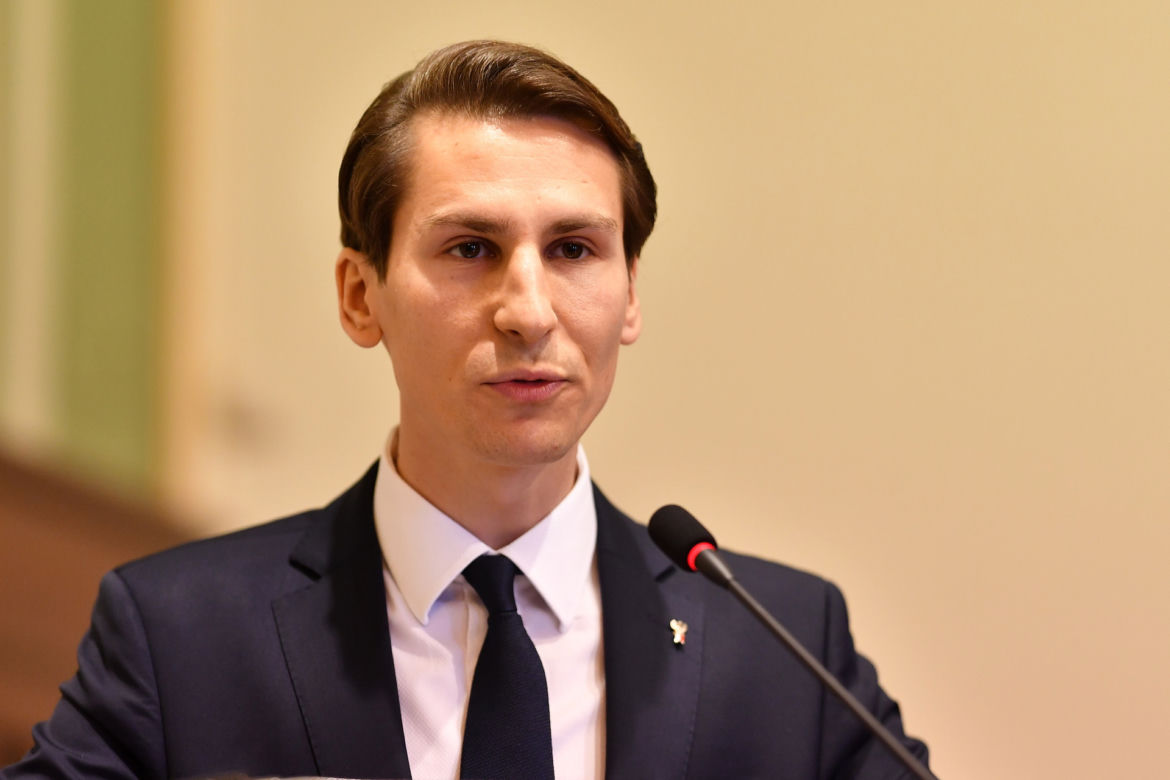 Kim jest Kacper Płażyński?