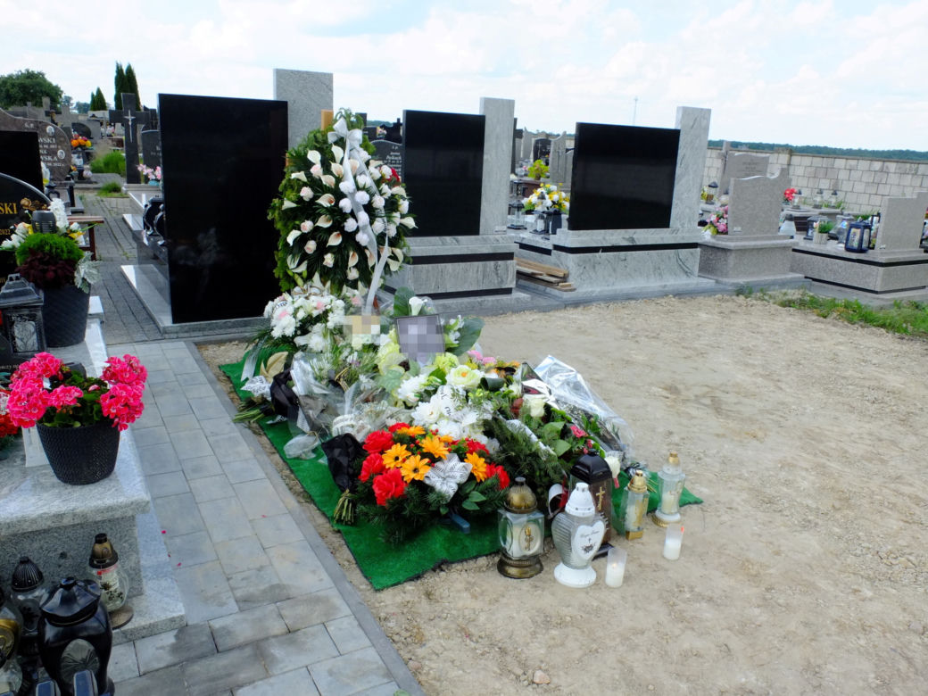 Radzyń Podlaski. Dzieci straciły ojca. W Jarosława uderzyła ciężarówka. Kierowca miał prowadzić transmisję na żywo
