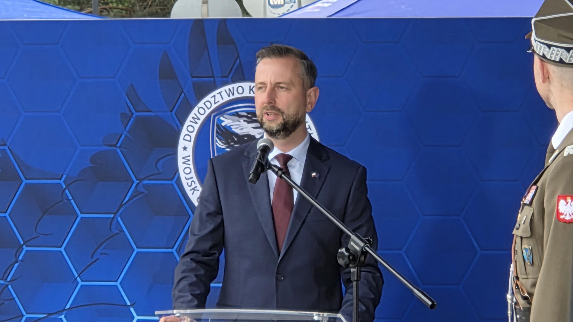 „Budowaliśmy samolot w trakcie lotu z pożarem”. Generał Molenda przechodzi do NATO