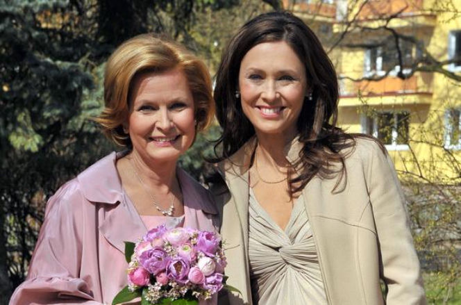 KLAN. Elżbieta (Barbara Bursztynowicz), Beata (Dorota Naruszewicz)