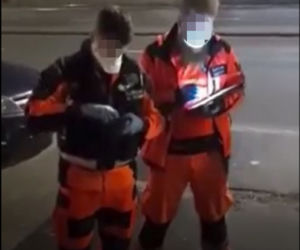 Ratownicy zostawili chorą na ulicy?