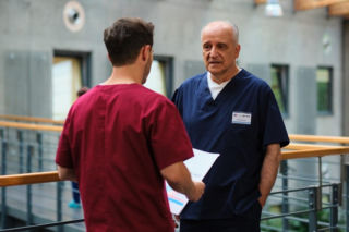 Pierwsza miłość odc. 4138. Marek Żukowski (Maciej Tomaszewski), Kacper (Damian Kulec)