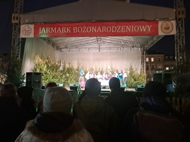 Jarmark Bożonarodzeniowy na Rynku Głównym w Krakowie 2025. Oferta wystawców