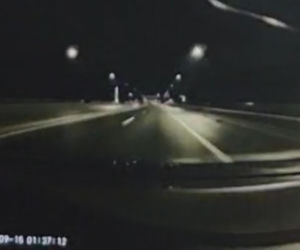 Wypadek na Trasie Łazienkowskiej - nagranie z momentu uderzenia