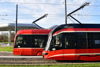 Paraliż tramwajowy w Katowicach. Ciężarówka zerwała trakcję!