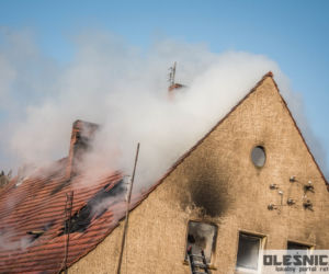 Groźny pożar pod Oleśnicą