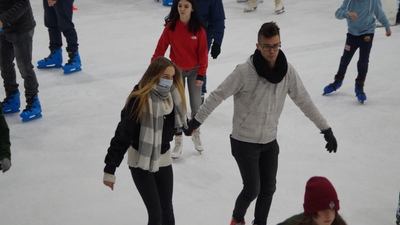 Tłumy na bydgoskim lodowisku Torbyd [GALERIA]