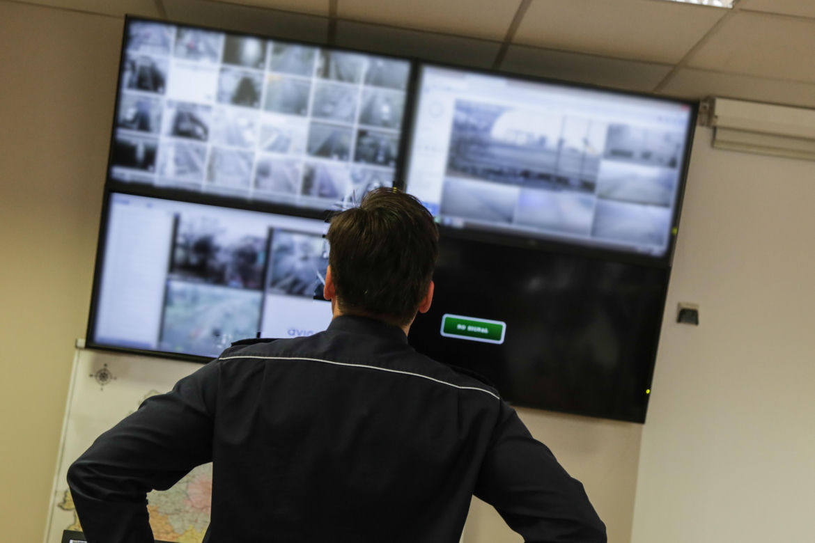Śmigłowce i dziesiątki radiowozów na ulicach Małopolski