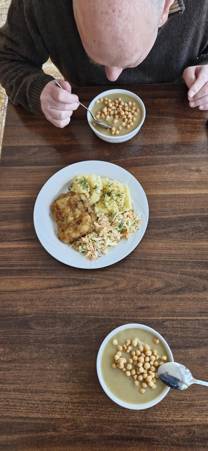 Bez sensacji w restauracji ojca Rydzyka. Post obowiązuje!