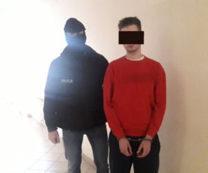 Wdarli się, pobili, dźgnęli nożem, zdemolowali mieszkanie!