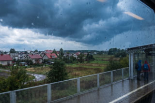 Chłodne powietrze nad Polską. Gdzie wystąpią burze i deszcz?