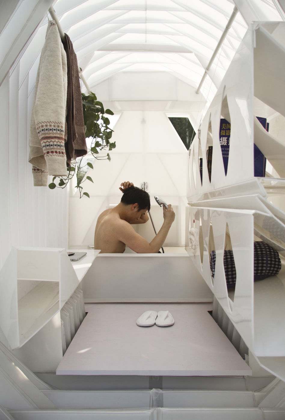 Tricycle House, hotel