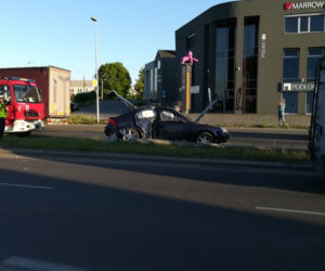 Groza na drodze w Toruniu. 19-latek uderzył w słup latarni!