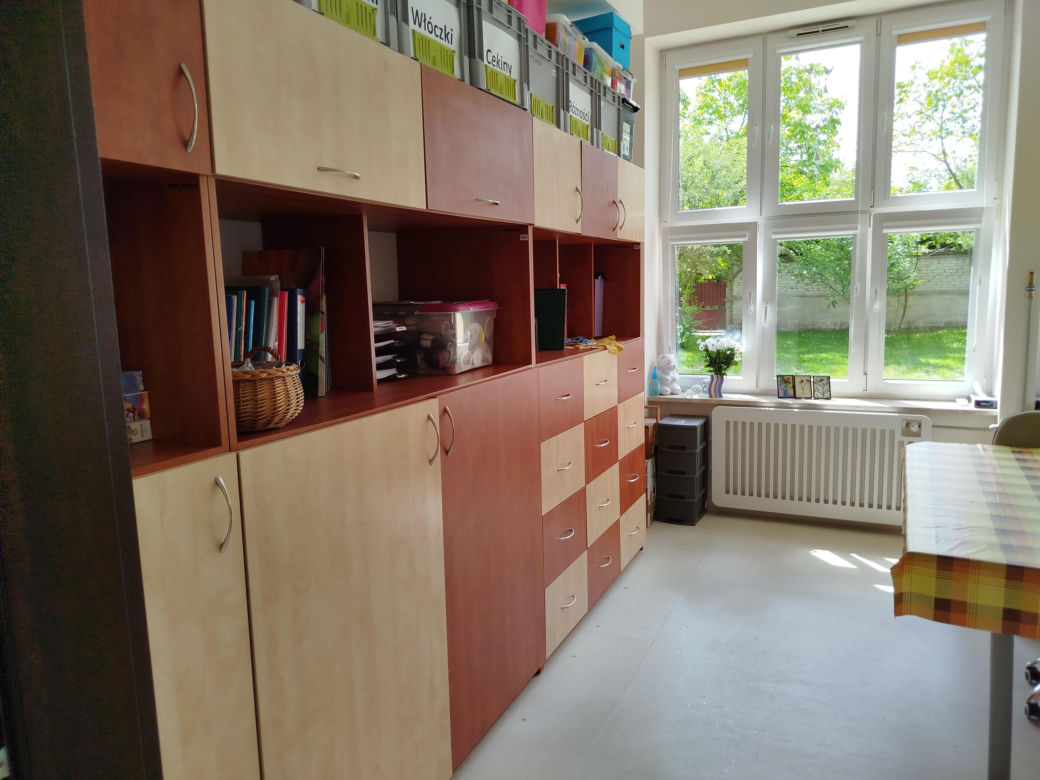 Przez lata ŚDS w Siedlcach działał w dwóch lokalizacjach, teraz już oficjalnie funkcjonuje w jednym miejscu, w budynkach dostosowanych do potrzeb osób z niepełnosprawnościami. 