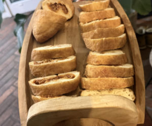 Pączek z paprykarzem kamieńskim