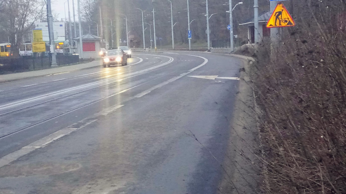 Oznakowanie na ulicy Arkońskiej wprowadza w błąd kierowców