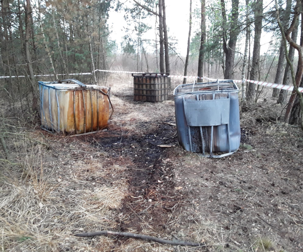 8 tysięcy litrów rozpuszczalnika lesie pod Wołominem