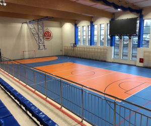 Elektornik ma nową halę sportową i pracownię urządzeń techniki komputerowej