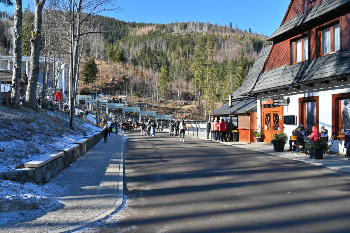 Zakopane. Centrum przesiadkowe w Kuźnicach. Słynna "patelnia"