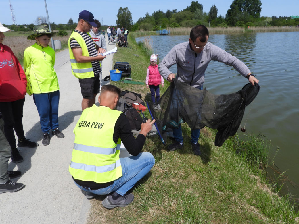 Zawody wędkarskie nad zalewem Muchawka i piknik wędkarski w Siedlcach