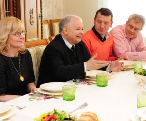 Kaczyński przerywa kampanię... żeby prowadzić kampanię