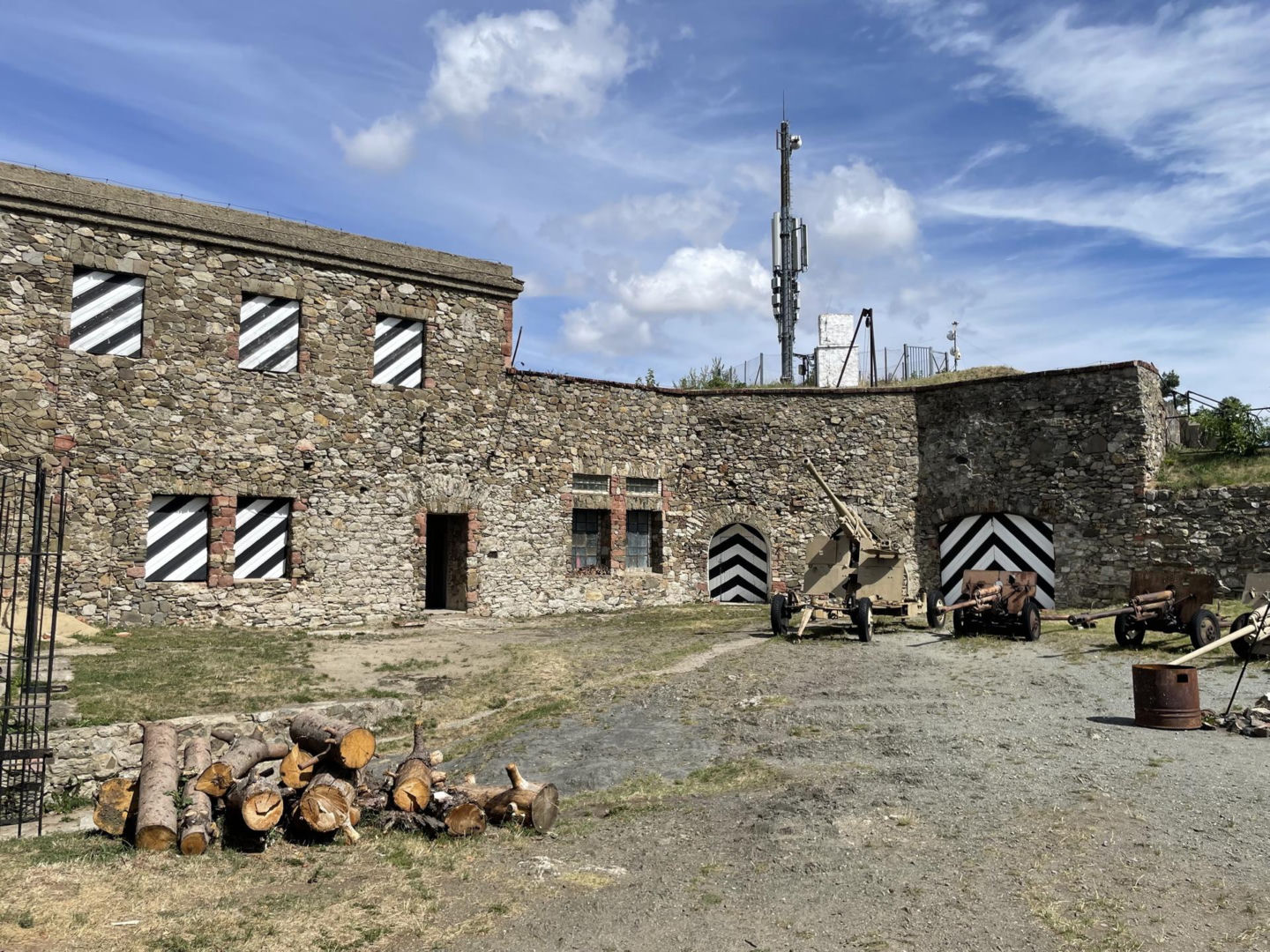 Fort Spitzberg-Ostróg. Tutaj Niemcy więzili Unruga i Giertycha